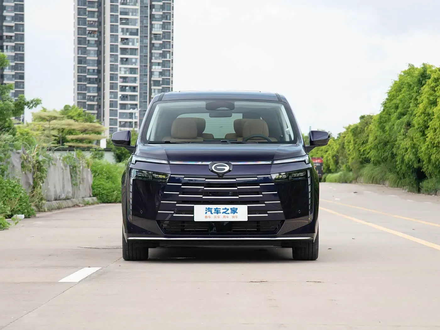 imgi_96_GAC-Trumpchi-E8-Large-Phev-MPV-Sedan-7-Seats-New-Energy-Vehicle GAC Trumpchi E8 Phev 7 Seats New Energy Vehicle MPV– Wholesale Price From China | Chinese Car Direct Price UK - Image 1
